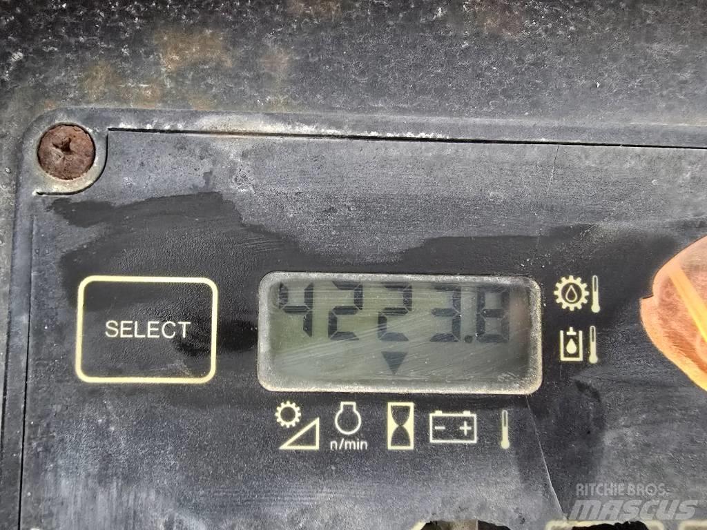 DEERE 450J Kāpurķēžu buldozeri