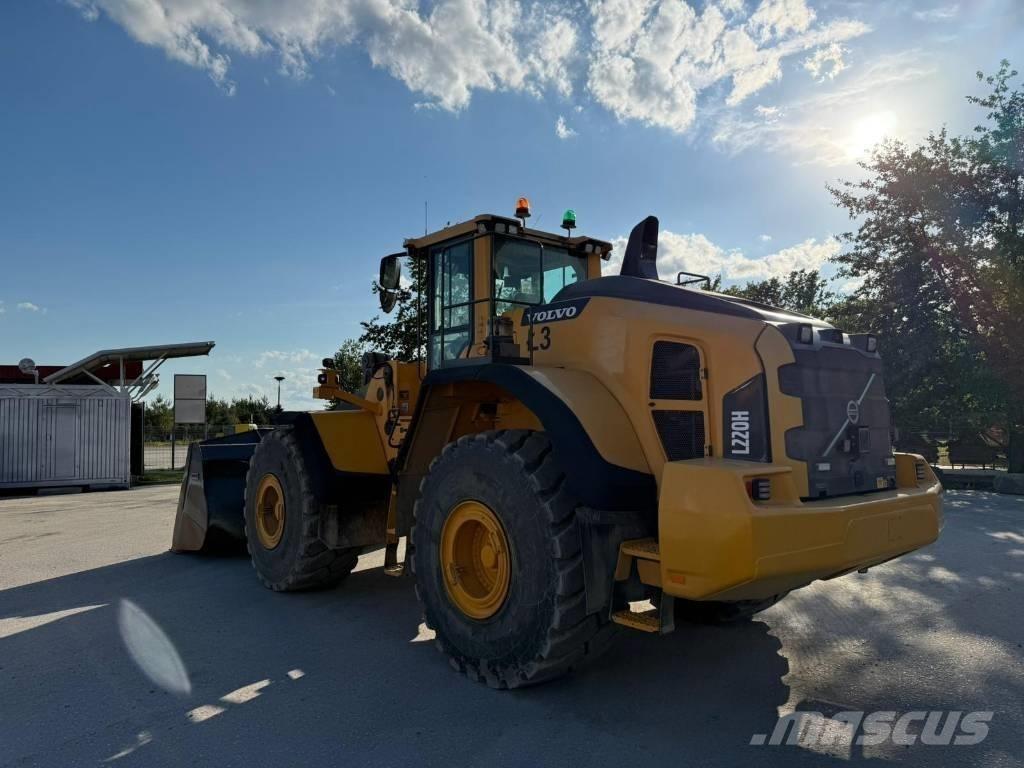 Volvo L 220 H Iekrāvēji uz riteņiem