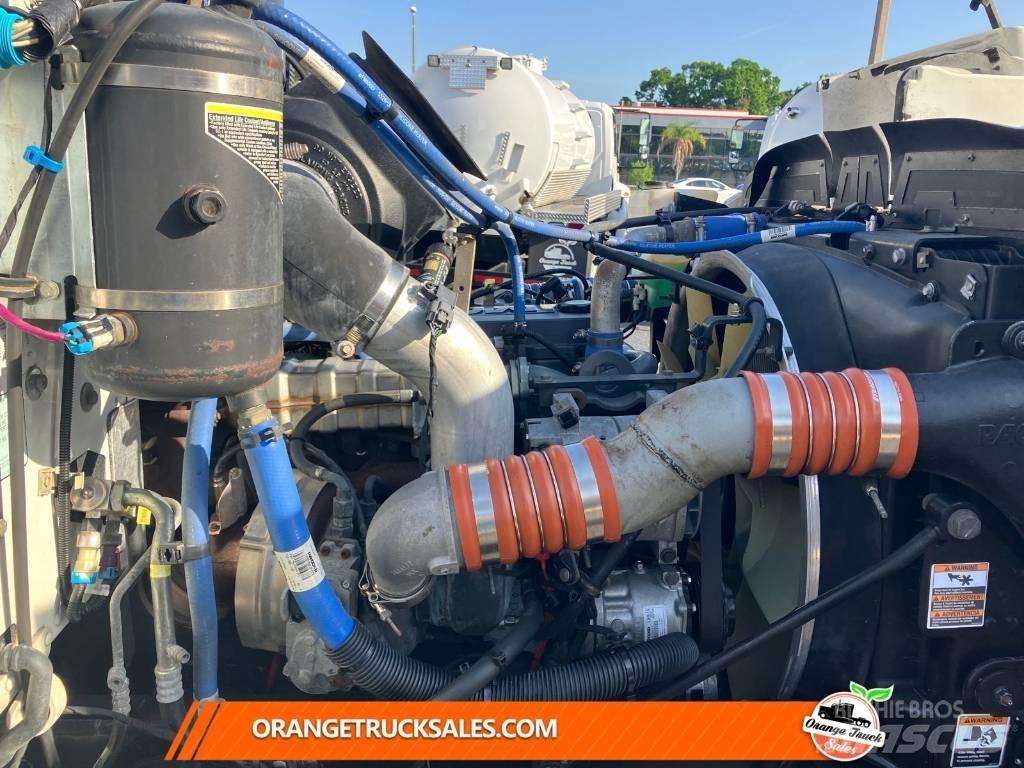 Peterbilt 337 Furgons
