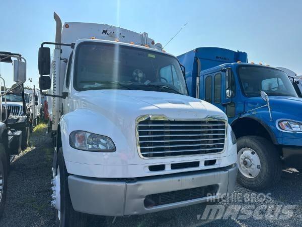 Freightliner M2 Atkritumu izvešanas transports