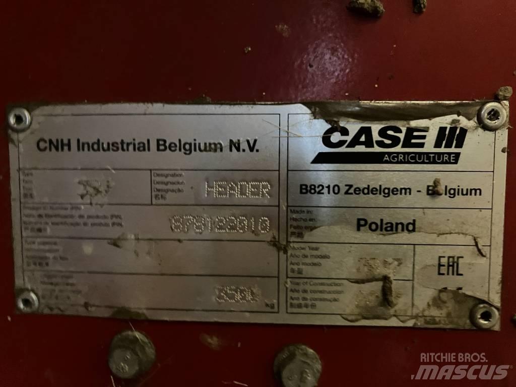 Case IH Axial 8240 Ražas novākšanas kombaini