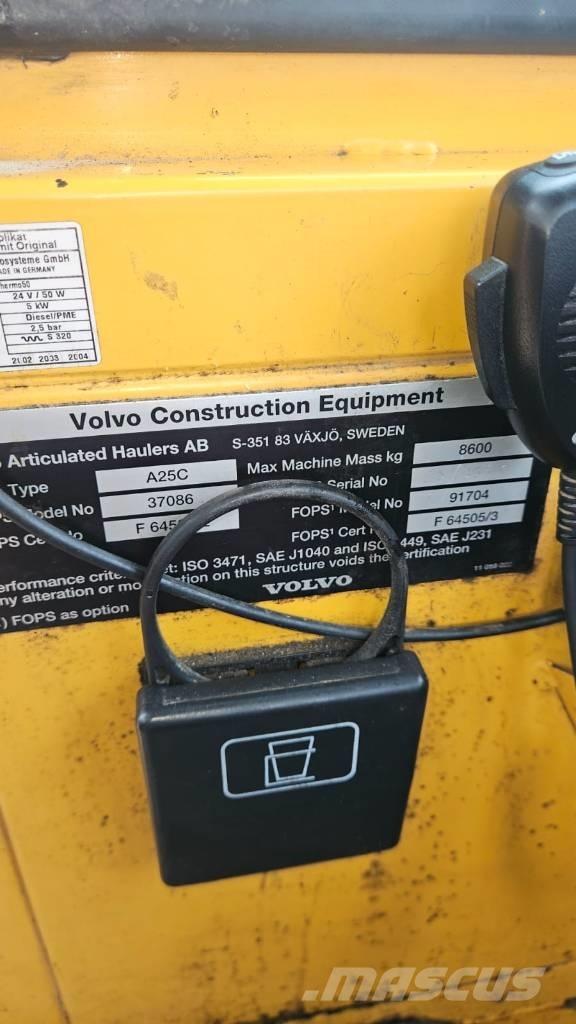 Volvo A 25 C Artikulētie pašizgāzēji