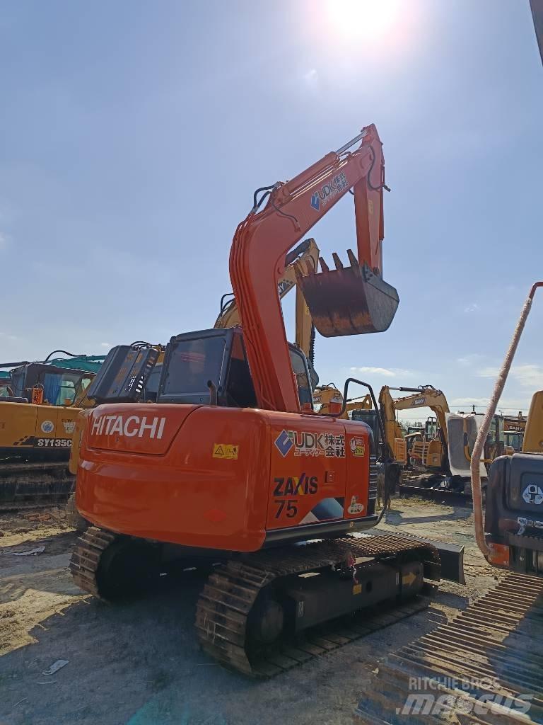 Hitachi ZX 75 Vidēja lieluma ekskavatori 7 t - 12 t