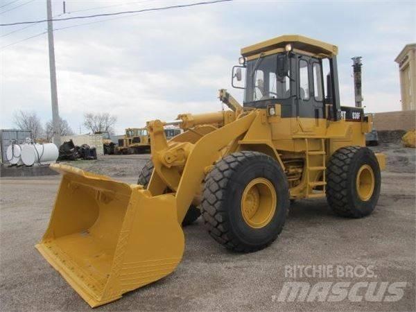 CAT 936 F Iekrāvēji uz riteņiem