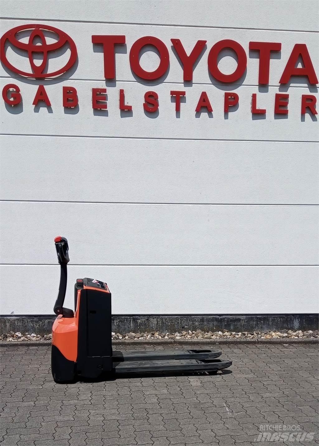 Toyota LWE 160 Zemie palešu pacēlāji
