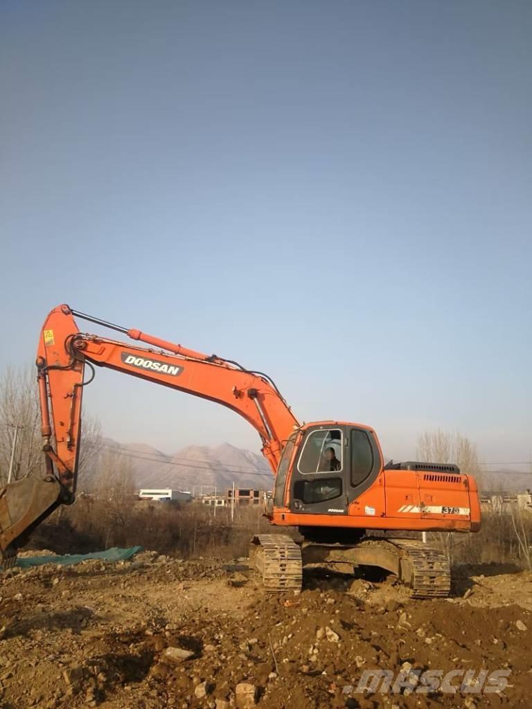 Doosan dx225 Kāpurķēžu ekskavatori