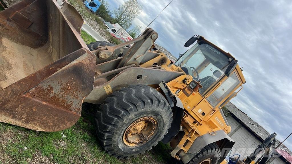Volvo L 110 E Strēles un kausi
