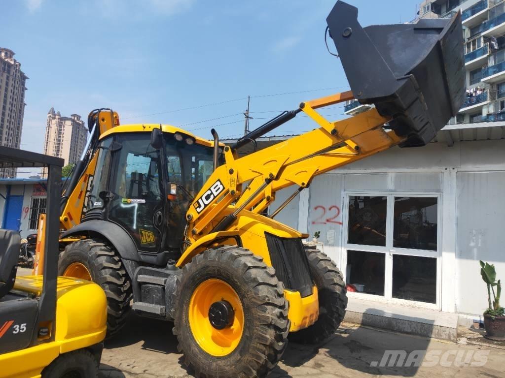 JCB 4CX Ekskavatori-iekrāvēji