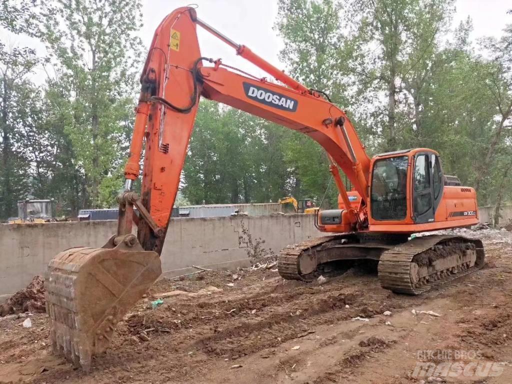 Doosan DX 300 LC Kāpurķēžu ekskavatori