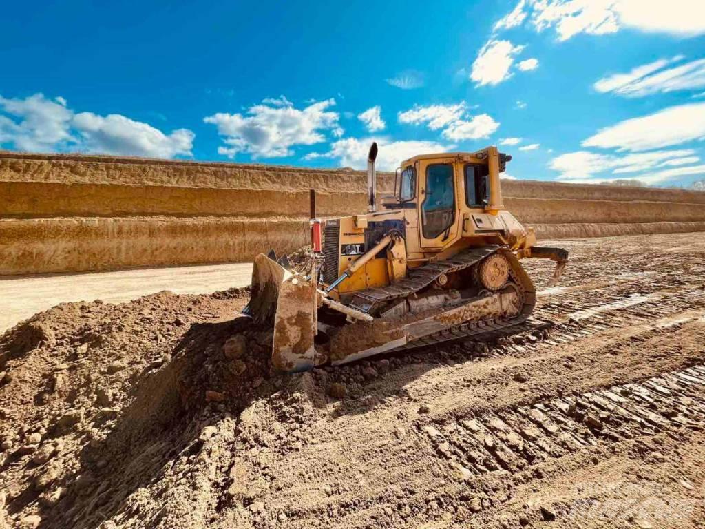CAT D 5 H Kāpurķēžu buldozeri