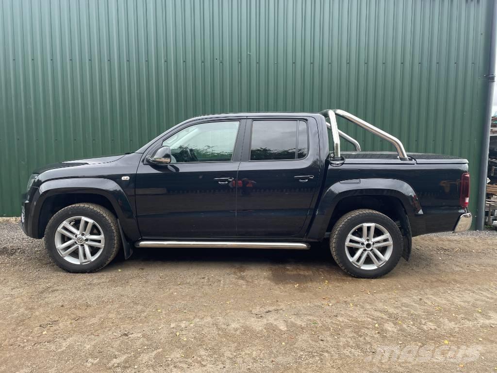 Volkswagen Amarok Vieglais kravas automobilis/izkraušana no sāniem
