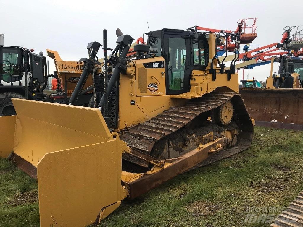 CAT D 6 T LGP D6T Kāpurķēžu buldozeri