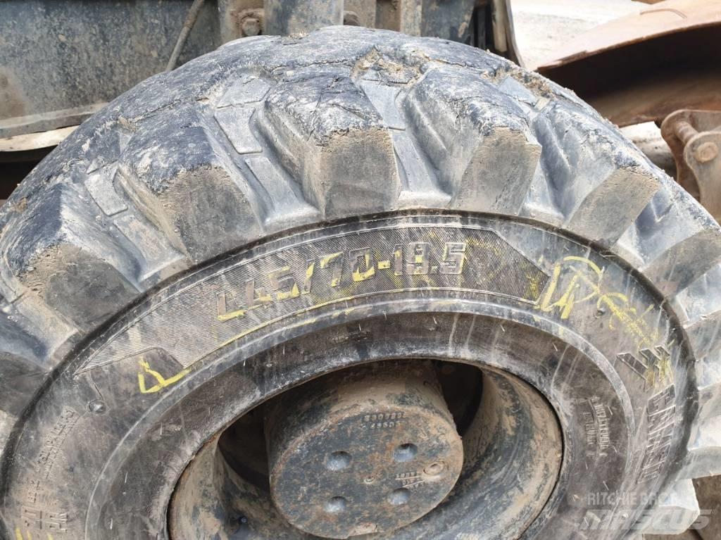 Komatsu PW180-7 Ekskavatori uz riteņiem