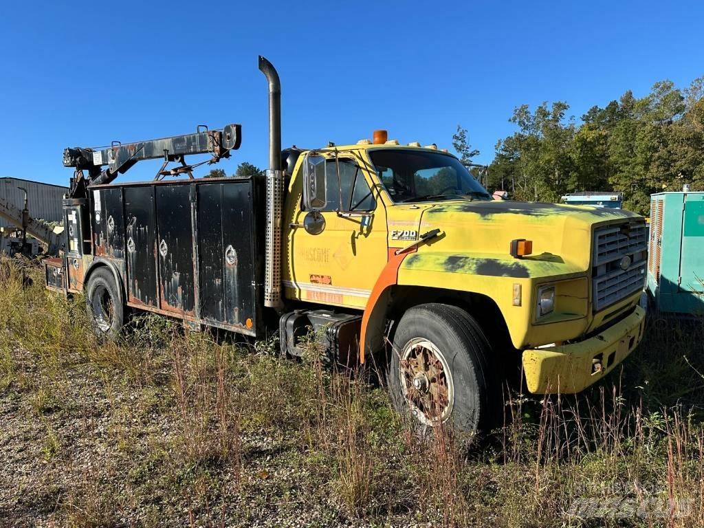 Ford F700 Pilsētas atkritumvedēji