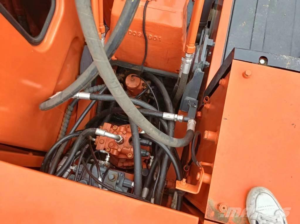 Doosan 150 W Ekskavatori uz riteņiem