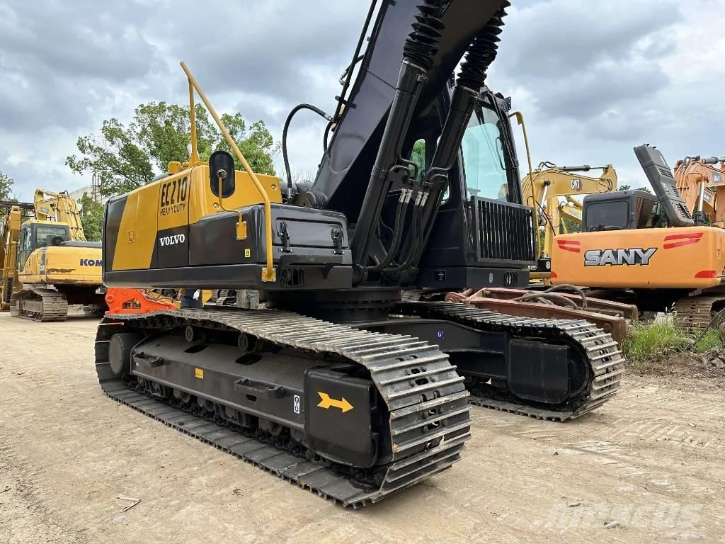 Volvo EC210D Kāpurķēžu ekskavatori