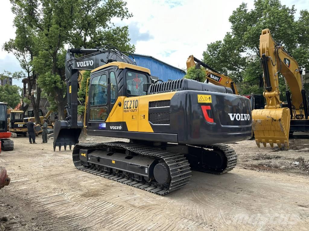 Volvo EC210D Kāpurķēžu ekskavatori