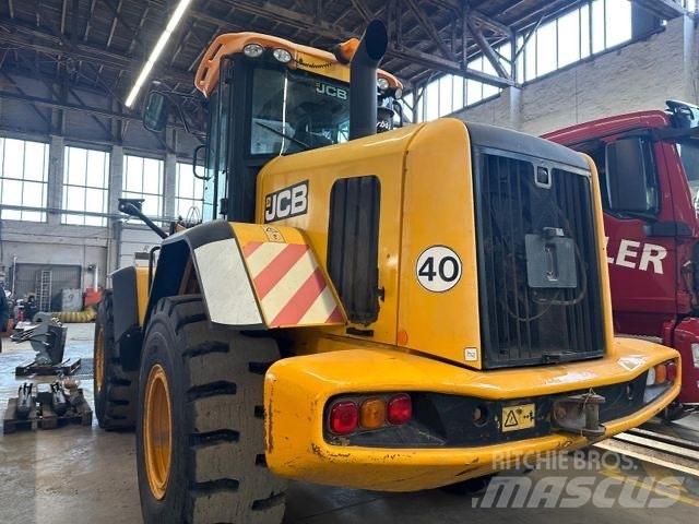 JCB 427 ZX T4 Ekskavatori-iekrāvēji
