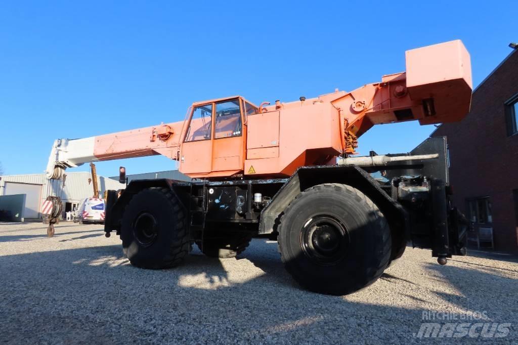 Liebherr LTL 1060 Celtņi nelīdzenām virsmām