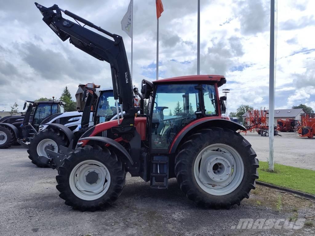 Valtra A 135 Traktori