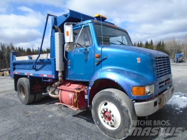 International 8100 Pašizgāzējs