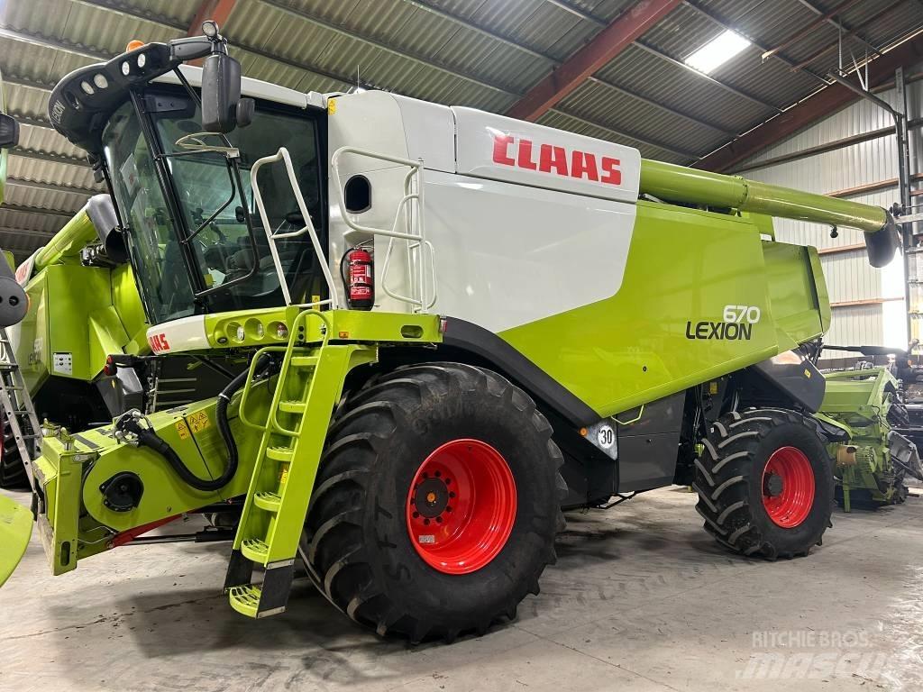 CLAAS Lexion 670 4x4 Ražas novākšanas kombaini