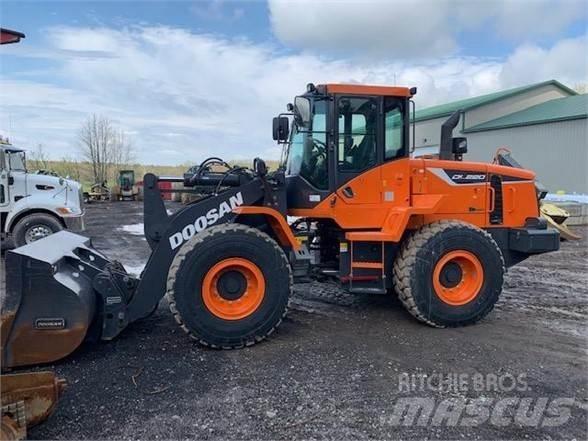 Doosan DL220-5 Iekrāvēji uz riteņiem