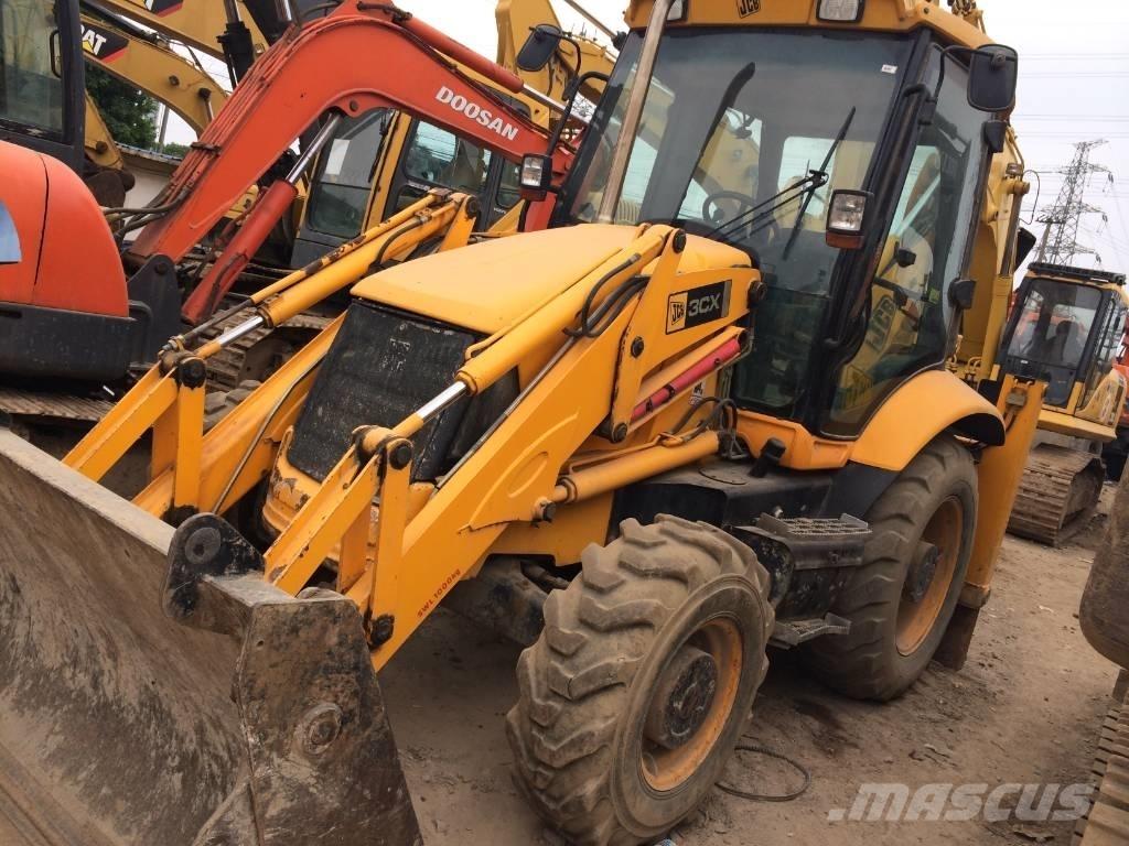 JCB 3CX Ekskavatori-iekrāvēji