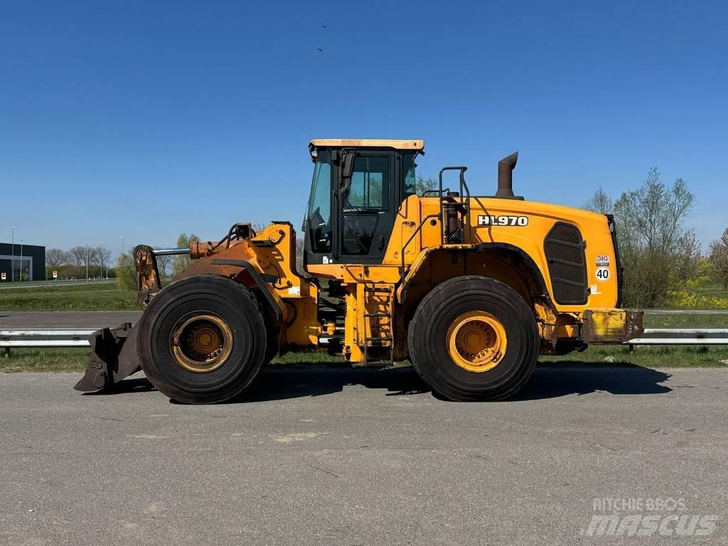 Hyundai HL970 Iekrāvēji uz riteņiem