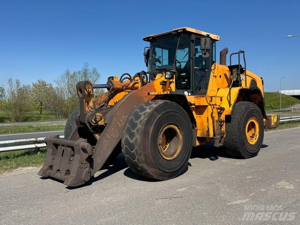 Hyundai HL970 Iekrāvēji uz riteņiem