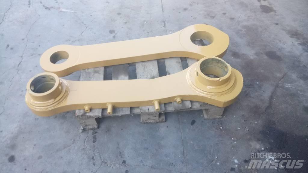 CAT 245 Strēles un kausi