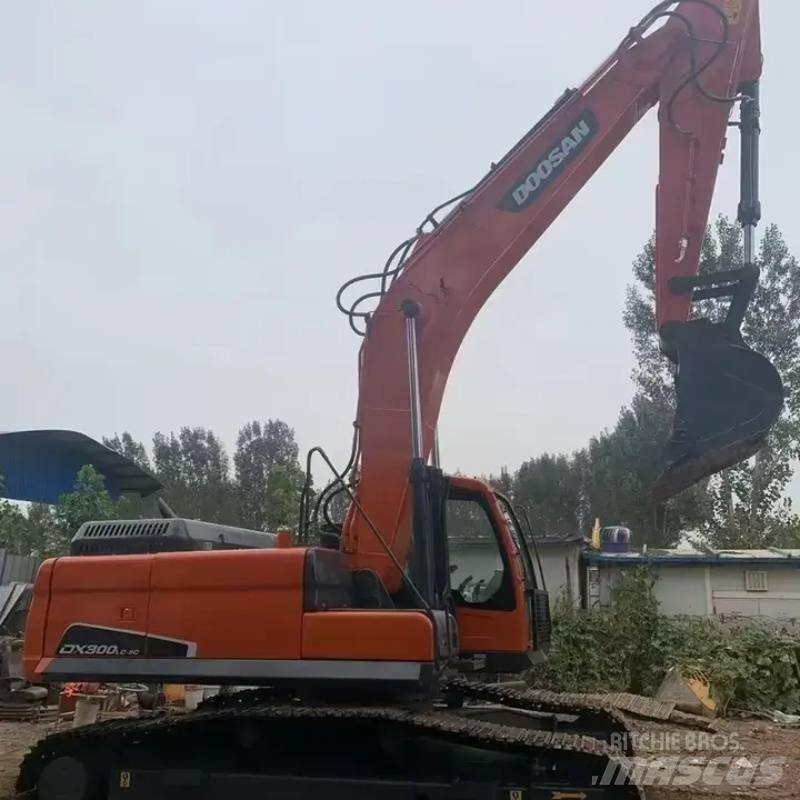 Doosan DX 300 Kāpurķēžu ekskavatori
