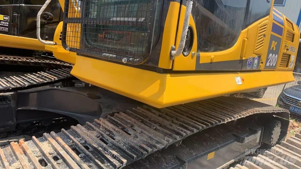 Komatsu PC 200 Kāpurķēžu ekskavatori