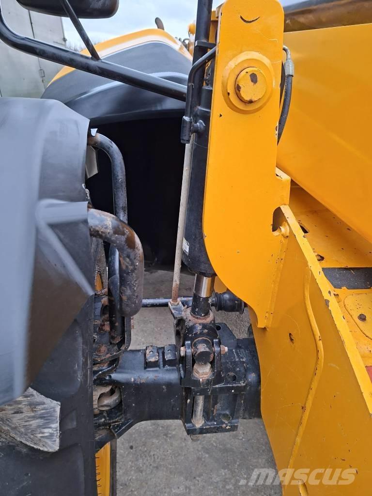 JCB 535-125 Teleskopiskie manipulatori