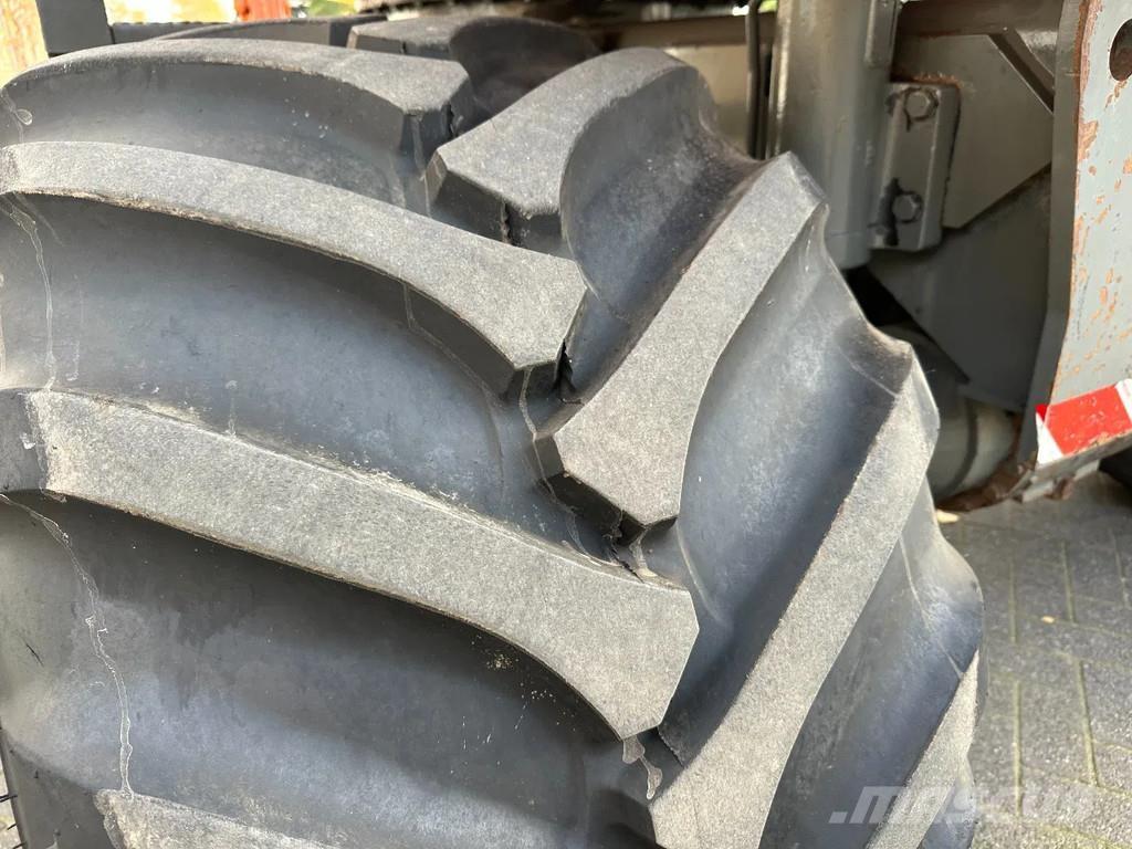 JCB JS145W Ekskavatori uz riteņiem