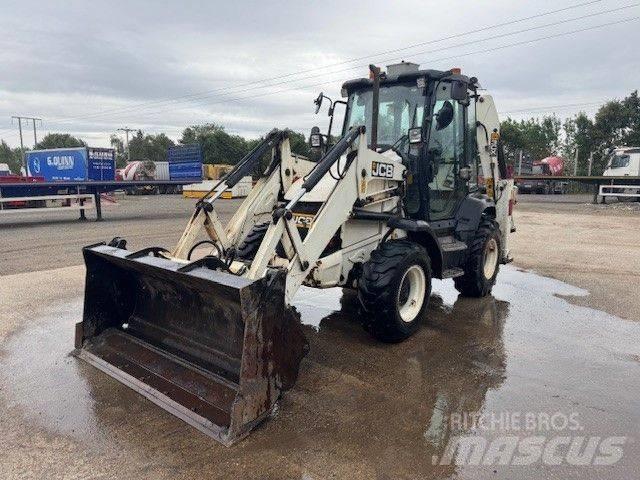 JCB 3CX Compact Ekskavatori-iekrāvēji
