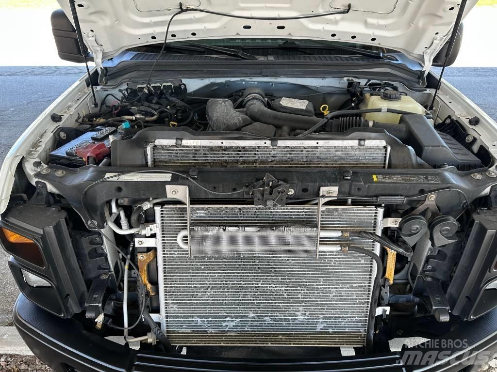 Ford F 250 SD Vieglais kravas automobilis/izkraušana no sāniem