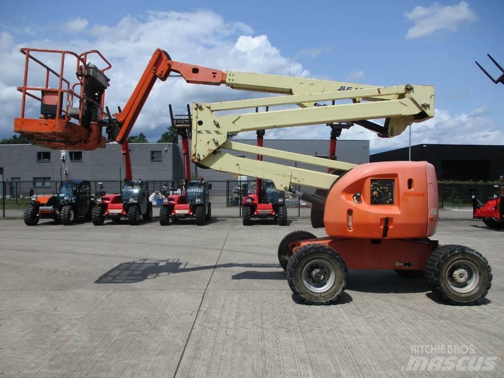 JLG 450 AJ (193) Kompakts pacēlājs ar rotējošu strēli