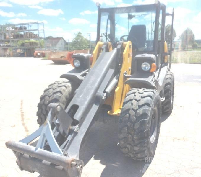 Mecalac AX 1000 Iekrāvēji uz riteņiem