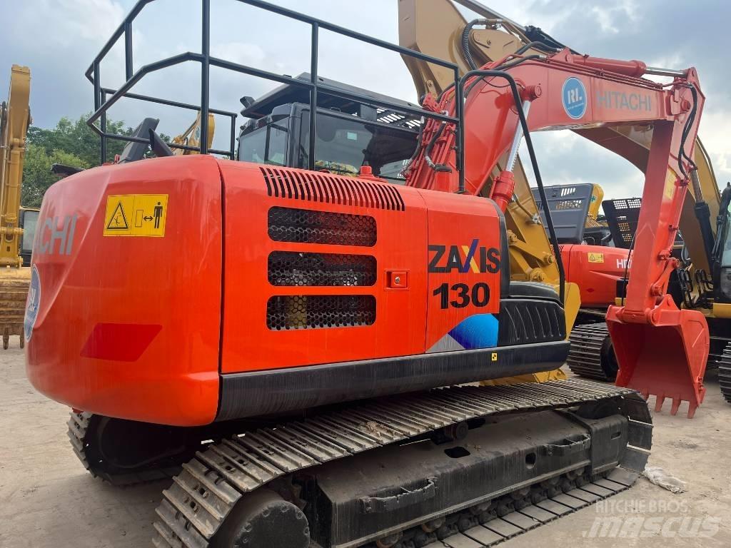 Hitachi ZX 130 Kāpurķēžu ekskavatori