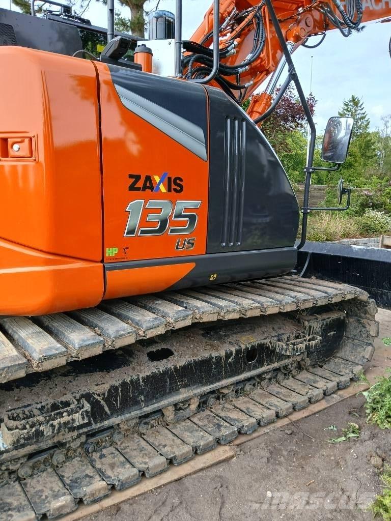 Hitachi ZX 135 US-7 Kāpurķēžu ekskavatori