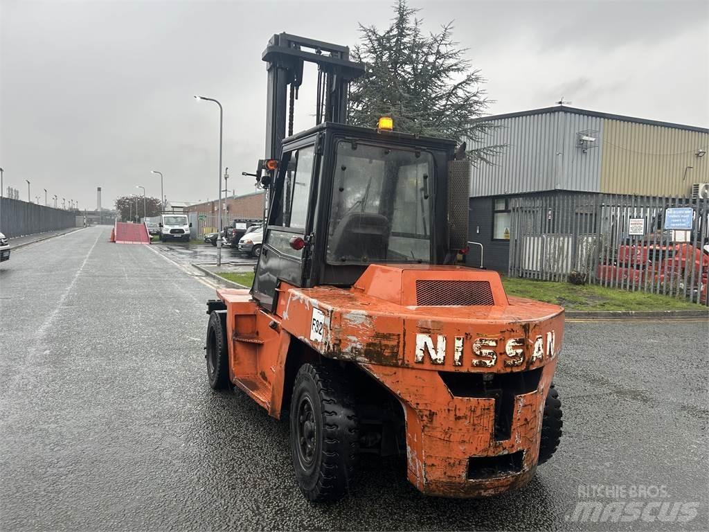 Nissan 20ZVF05H70U Tehnika ar dīzeļa dzinēju