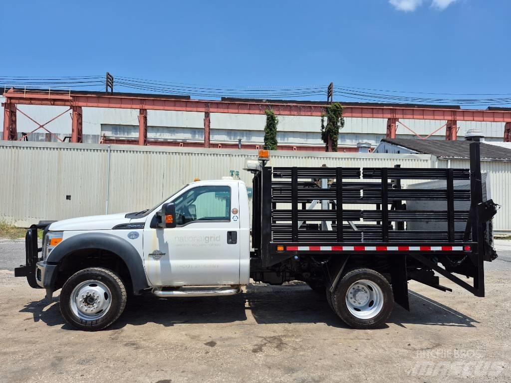Ford F 550 Vieglais kravas automobilis/izkraušana no sāniem