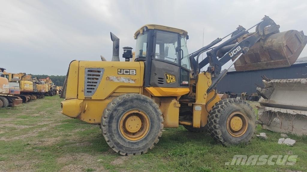 JCB 426 HL Dzinēji