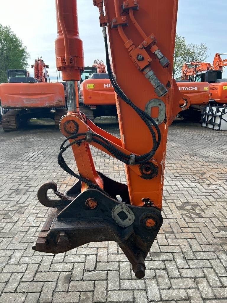Hitachi ZX 140 W-3 Ekskavatori uz riteņiem