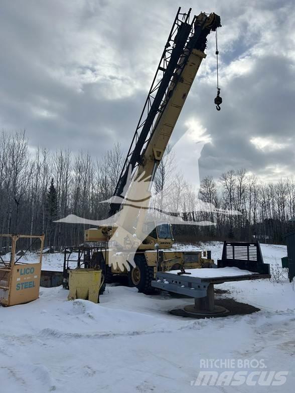 Grove RT740B Celtņi nelīdzenām virsmām