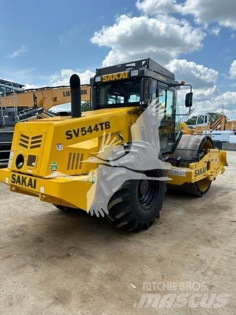 Sakai SV544TB Vienvalča grunts veltņi