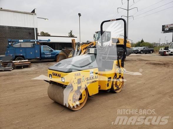 Sakai SW300 Vienvalča grunts veltņi
