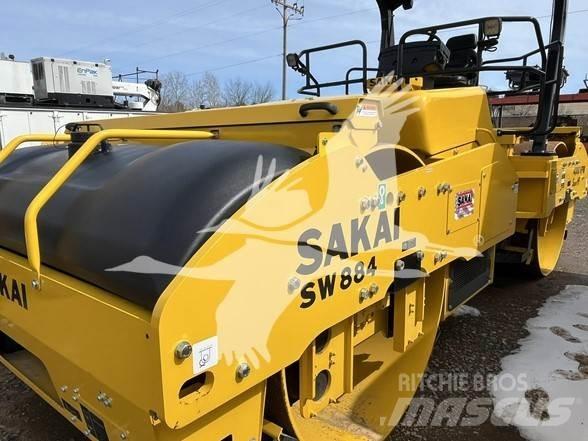 Sakai SW884 Vienvalča grunts veltņi