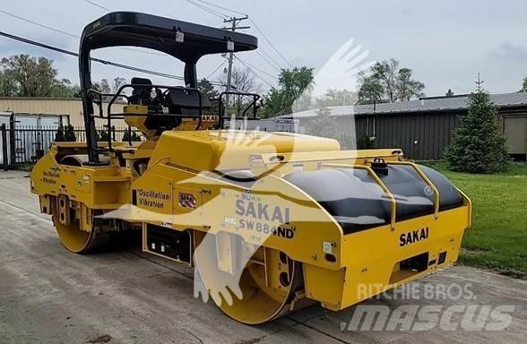Sakai SW884ND Vienvalča grunts veltņi